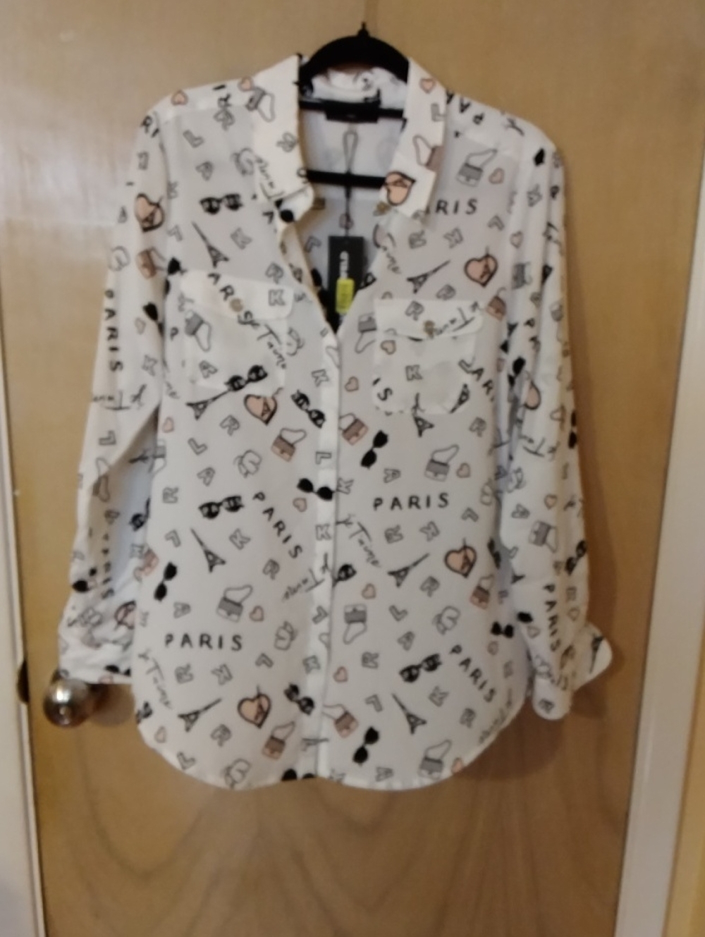 Karl Lagerfeld Cream & Black Icon Print Button-Up Shirt with Peach Accents